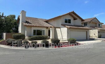 10195 Bluestone Ct in Spring Valley, CA - Building Photo