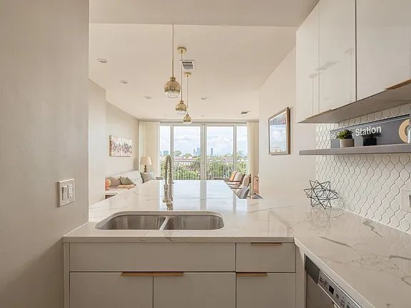 property at 3600 Montrose Blvd