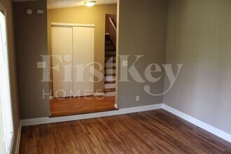 1669 Purcell Cir in Indianapolis, IN - Foto de edificio - Building Photo