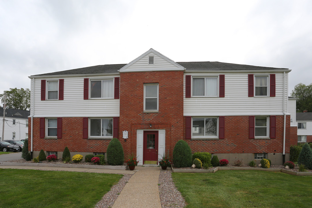 Princeton Court Apartments in Amherst, NY - Building Photo