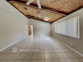 9210 SW 49th St in Cooper City, FL - Foto de edificio - Building Photo