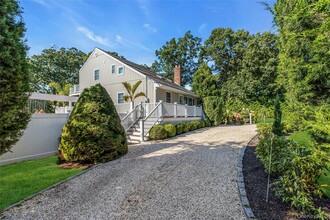 35 Grant Blvd in Hampton Bays, NY - Building Photo - Building Photo