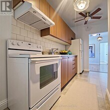 206 Augusta Ave in Toronto, ON - Building Photo - Building Photo