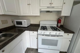 2202 Tabor Ct in Austin, TX - Building Photo - Building Photo