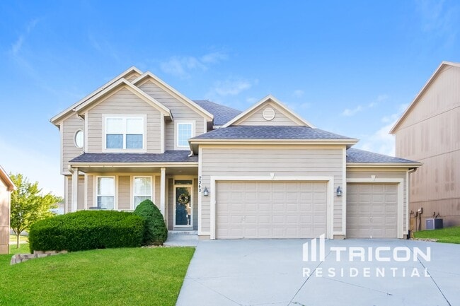 property at 2340 SW HawkView Rd