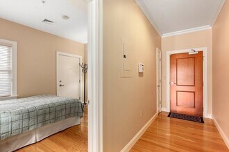 126 Jersey St, Unit 402 in Boston, MA - Building Photo - Building Photo