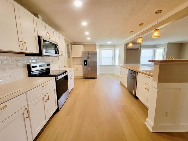 property at 1106 E Veterans Dr