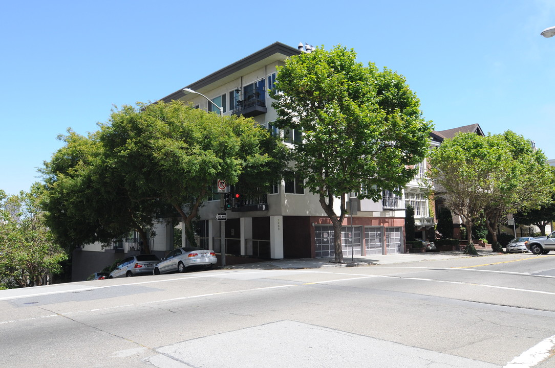 2080 Gough St in San Francisco, CA - Building Photo