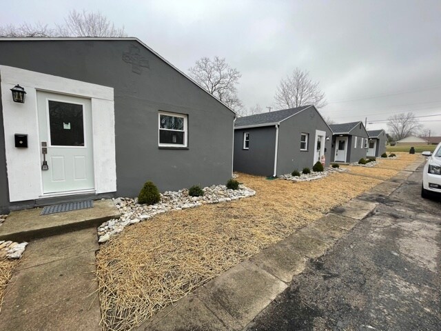 1121 E Main St Photo