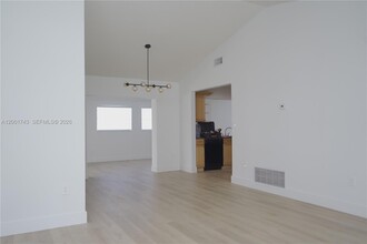 4290 NW 120th Way in Sunrise, FL - Building Photo - Building Photo