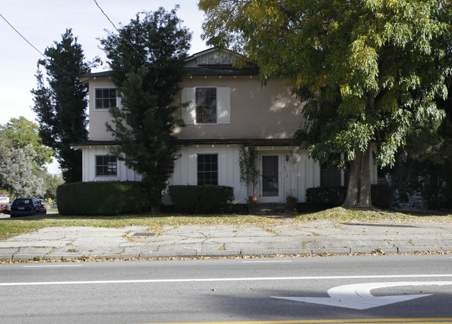 4658 Colfax Ave in North Hollywood, CA - Building Photo - Building Photo