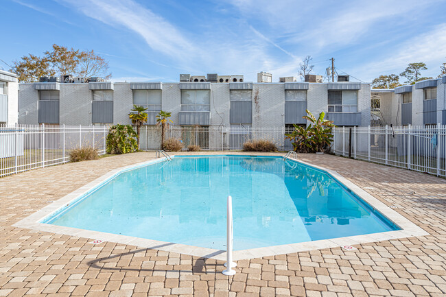 Forestwood Apartments in Slidell, LA - Building Photo - Building Photo