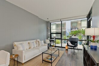 350 11th Ave, Unit 619 in San Diego, CA - Building Photo - Building Photo