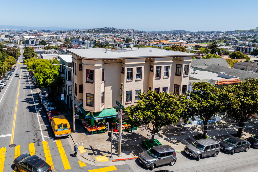 101-109 Castro St in San Francisco, CA - Building Photo