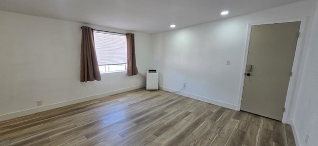 1733 Ophir Dr in Las Vegas, NV - Building Photo - Building Photo