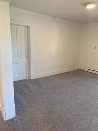 211 Pershing Ave N photo'