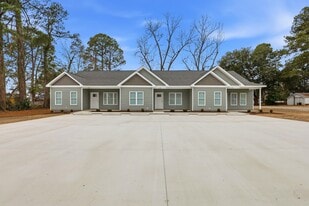 111 N Mill St in Pikeville, NC - Building Photo