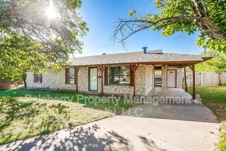 1113 Gifford Dr in Granbury, TX - Building Photo - Building Photo