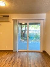 2120 W 10th in The Dalles, OR - Building Photo - Building Photo