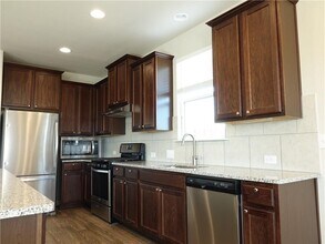 10205 Forest Grove Dr in Austin, TX - Building Photo - Building Photo