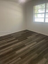 10200 Twin Lakes Dr in Coral Springs, FL - Building Photo - Building Photo