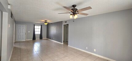 6821 NW 30th Ave in Fort Lauderdale, FL - Building Photo - Building Photo