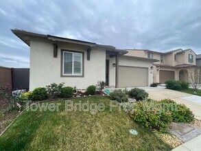 5603 Drifton Way in Sacramento, CA - Building Photo - Building Photo