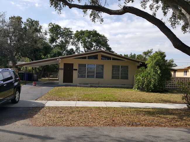 property at 1721 NW 27th Terrace