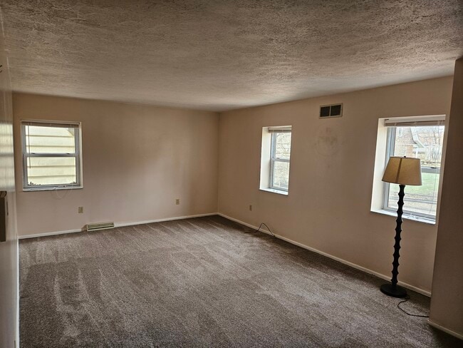 441 6th St, Unit Apt B in Oakmont, PA - Building Photo - Building Photo