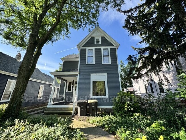 property at 223 W Woodland Ave