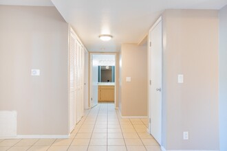 Pomona Townhomes in Chico, CA - Building Photo - Building Photo