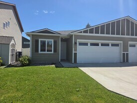 1020-1022 N Tschirley Rd in Spokane Valley, WA - Building Photo