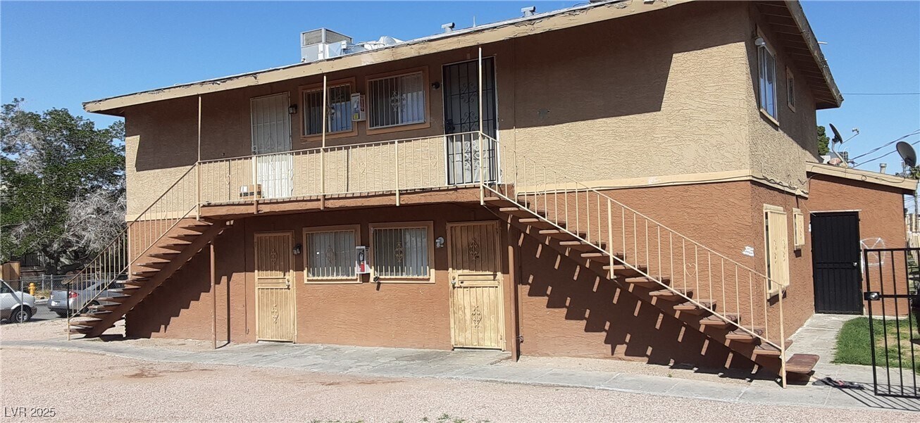 497 North Cir in Las Vegas, NV - Building Photo