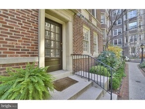 4625 Pine St, Unit F103 in Philadelphia, PA - Foto de edificio - Building Photo