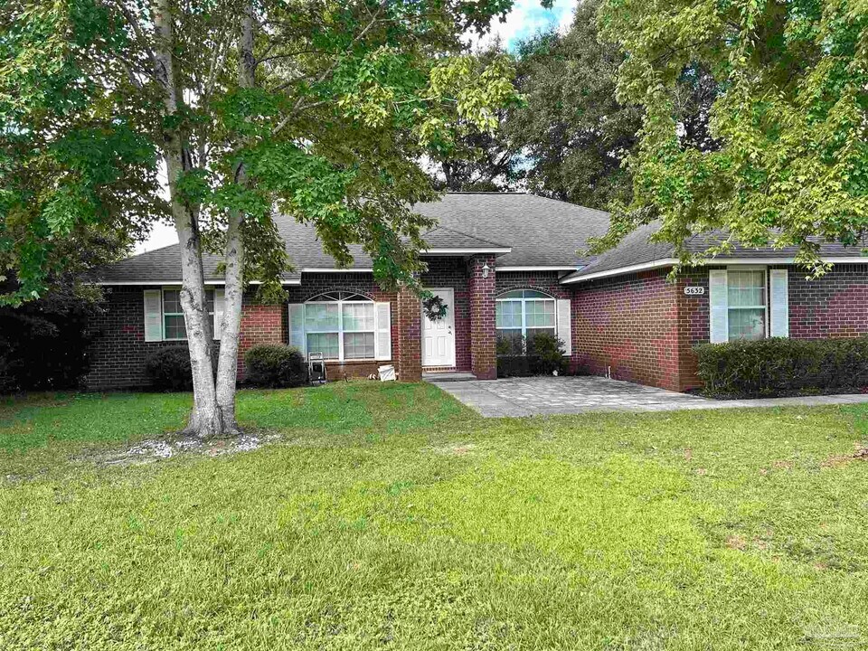 5632 Rosebay St in Milton, FL - Building Photo