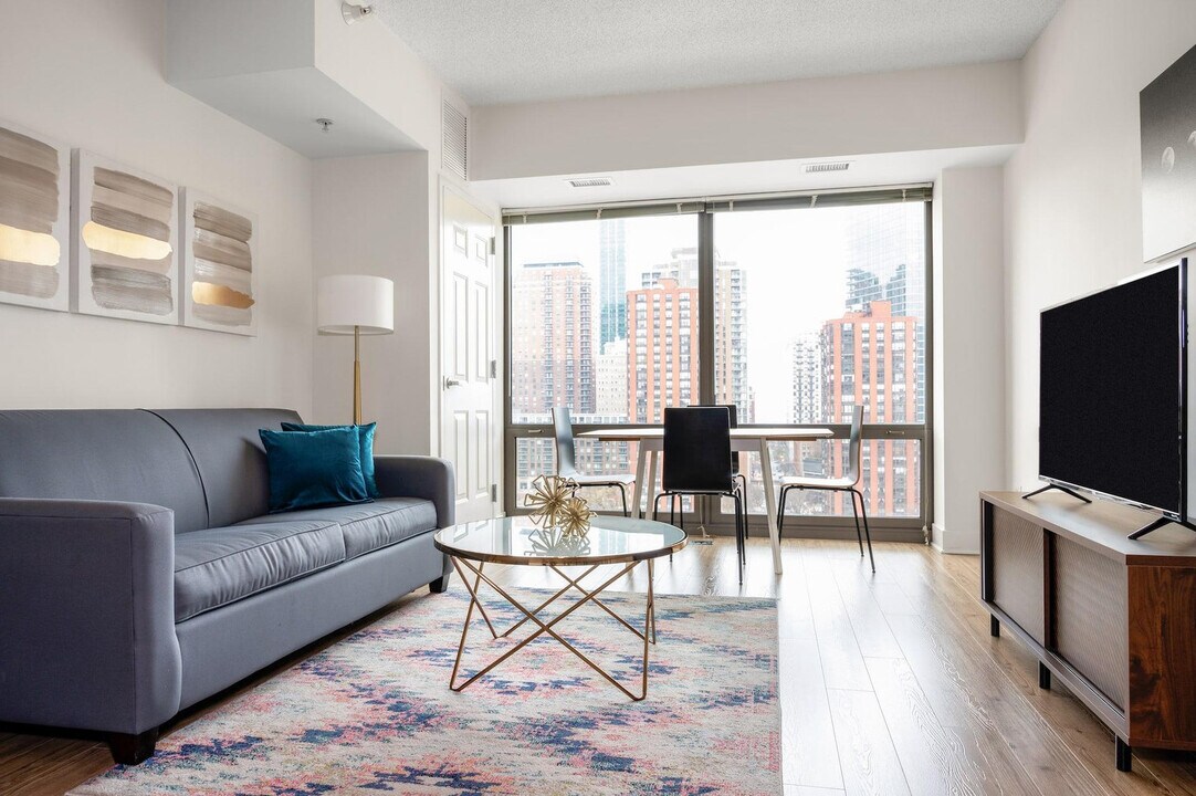 900 S Clark St in Chicago, IL - Building Photo