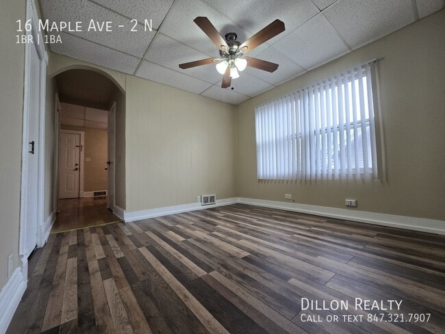 16 Maple Ave in Waukegan, IL - Building Photo - Building Photo