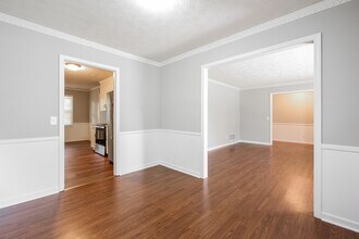 140 Oak Park Dr in Mauldin, SC - Foto de edificio - Building Photo