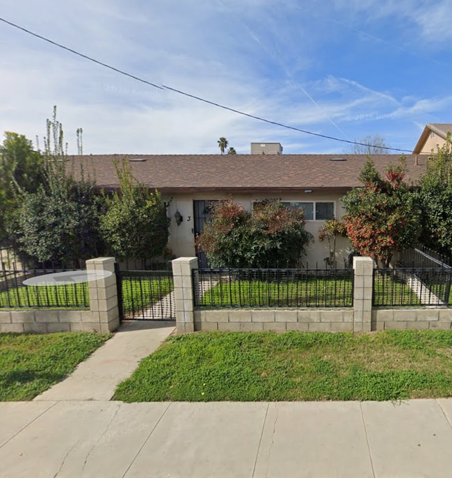 property at 2415 Hughes Ln