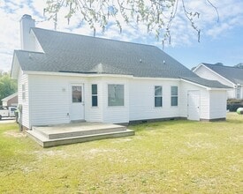 133 Wildflower Ln in West Columbia, SC - Building Photo - Building Photo