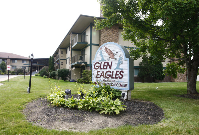 Glen Eagles Apartments photo'