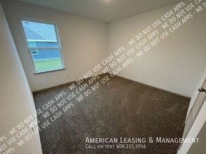 1585 Holly Trails in Sour Lake, TX - Building Photo - Building Photo