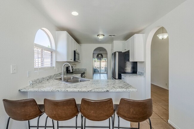 2530 E Camellia Dr in Gilbert, AZ - Building Photo - Building Photo
