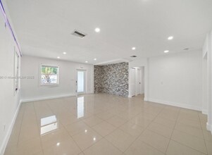 845 NW 2nd St in Florida City, FL - Foto de edificio - Building Photo