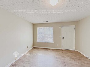 8251 Sterling Ln in Covington, GA - Foto de edificio - Building Photo