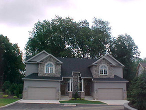 3300 Grey Village Dr in Akron, OH - Building Photo - Building Photo