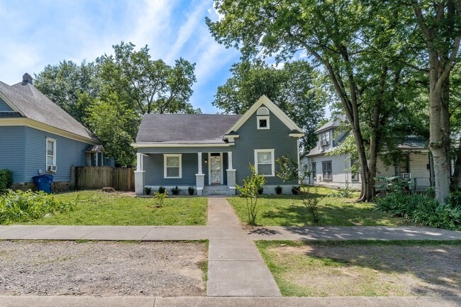 property at 718 S 22nd St