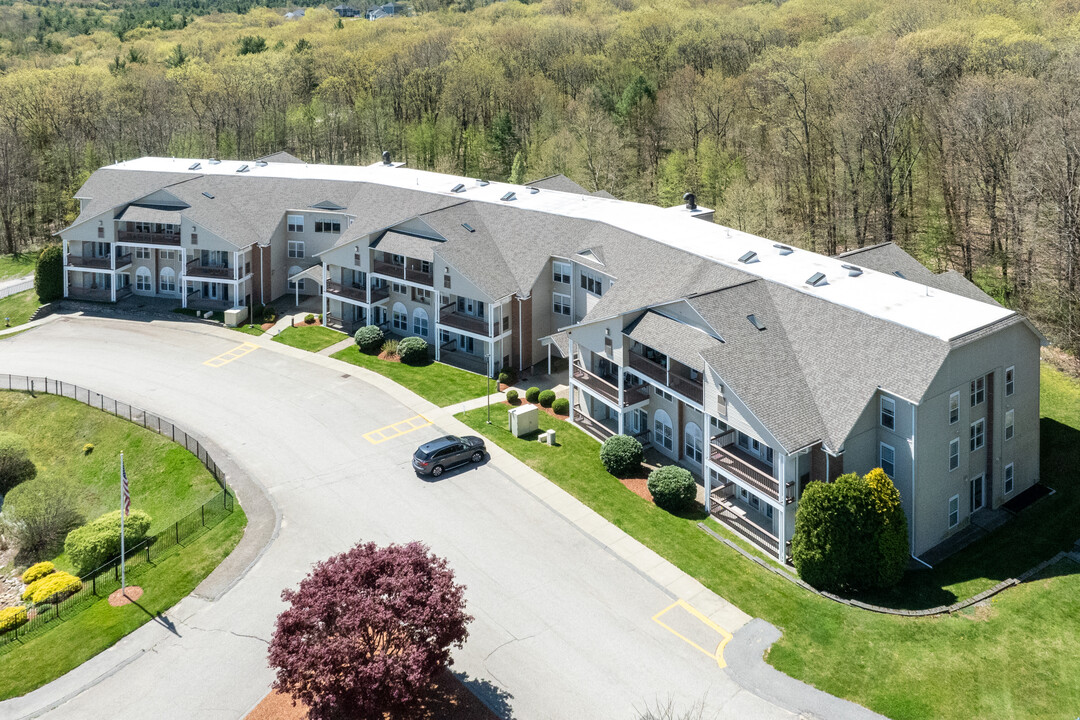 Oaks of Holden in Lunenburg, MA - Building Photo