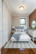 314 E 106th St in New York, NY - Foto de edificio - Building Photo