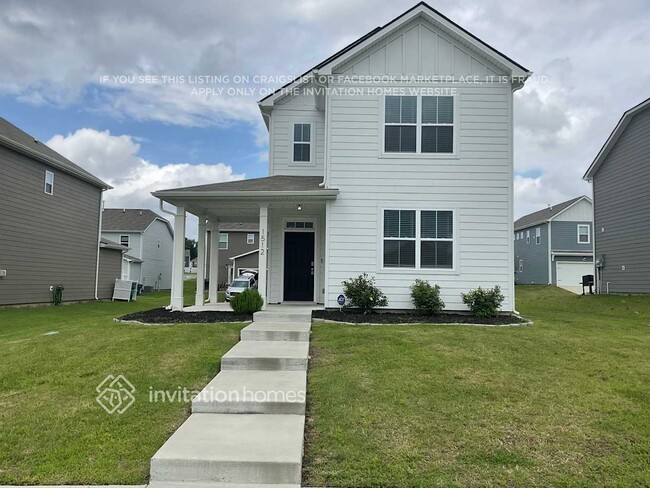 property at 1512 Ashgrove Pl